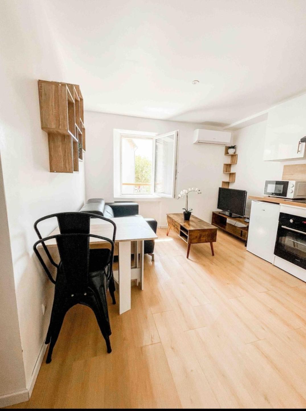Apartament La Chrysalide La Crau Zewnętrze zdjęcie
