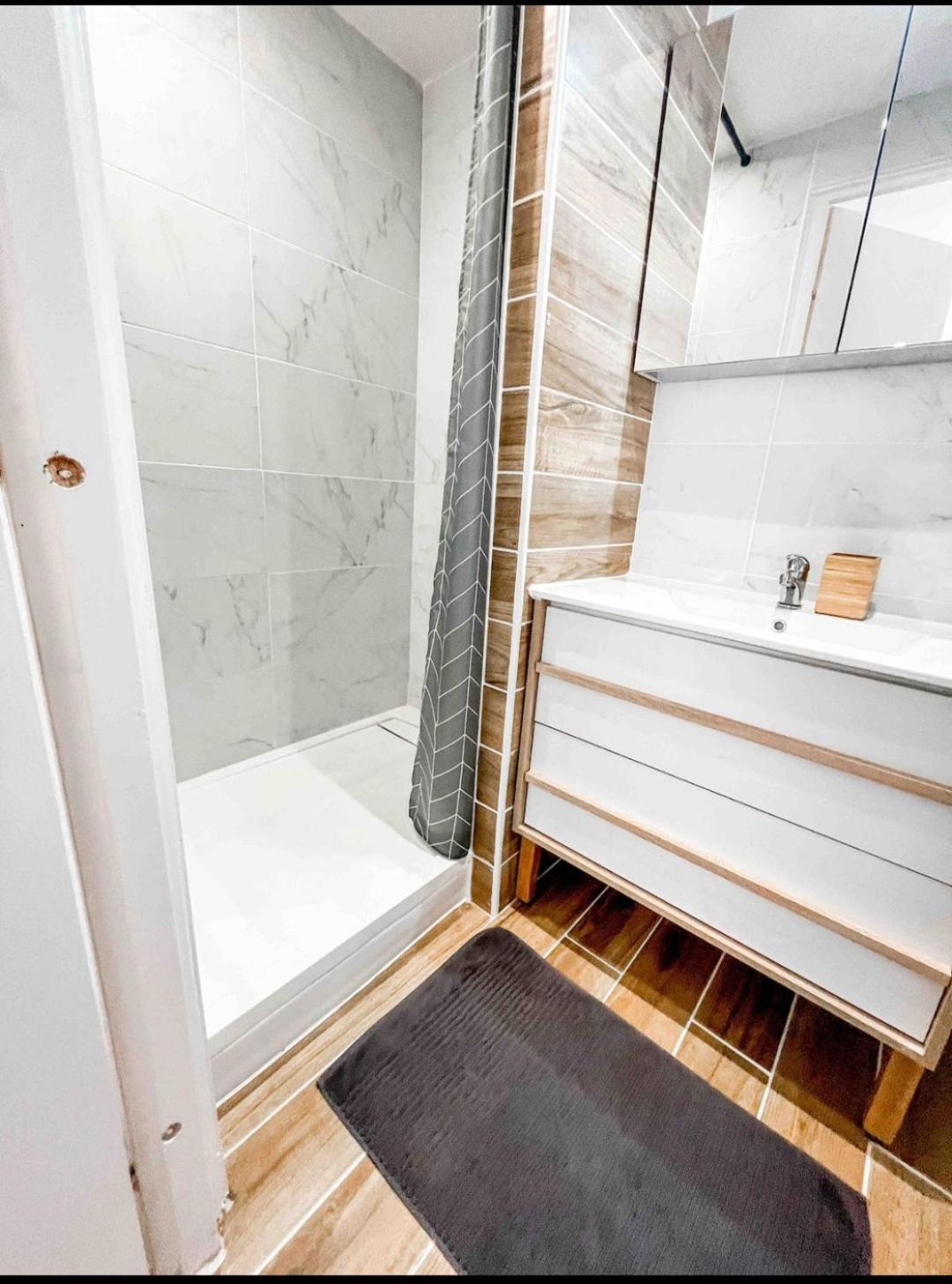 Apartament La Chrysalide La Crau Zewnętrze zdjęcie